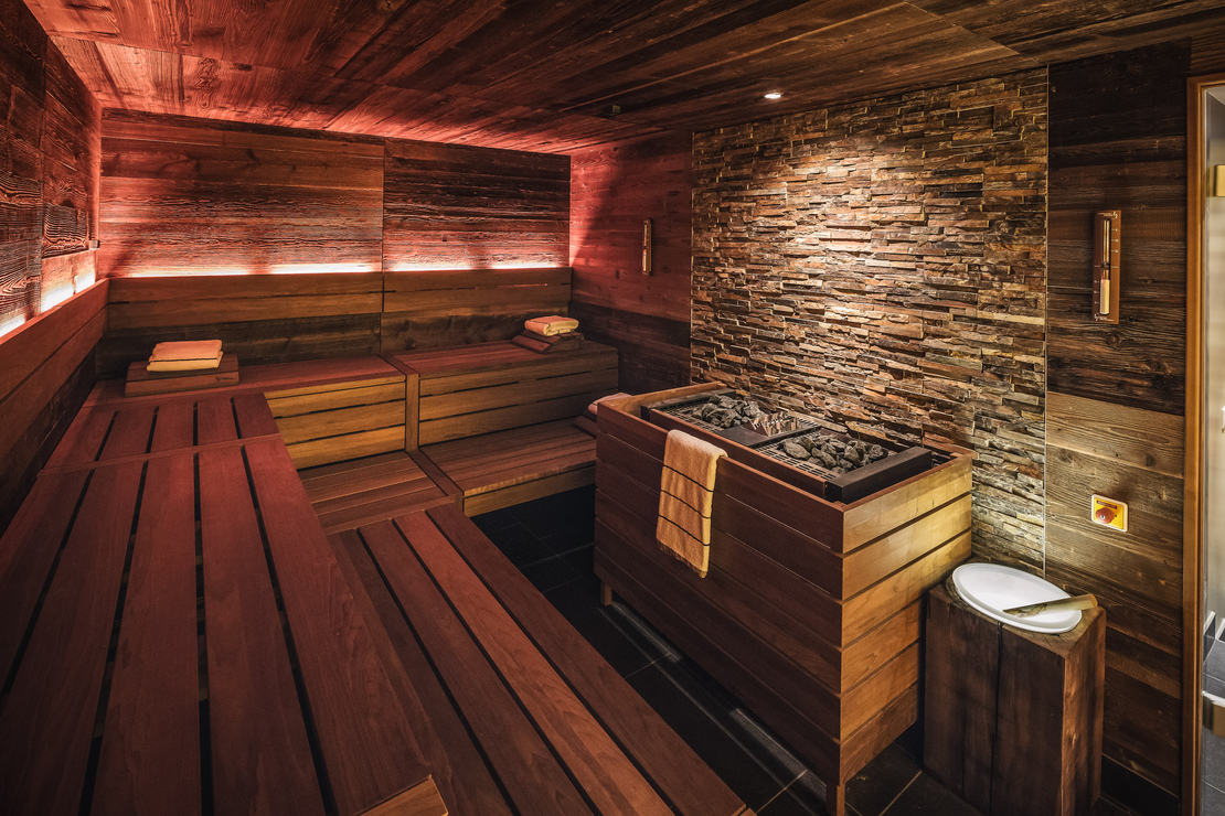 Interioransicht der Sauna im Vier Jahreszeiten Hotel Hamburg